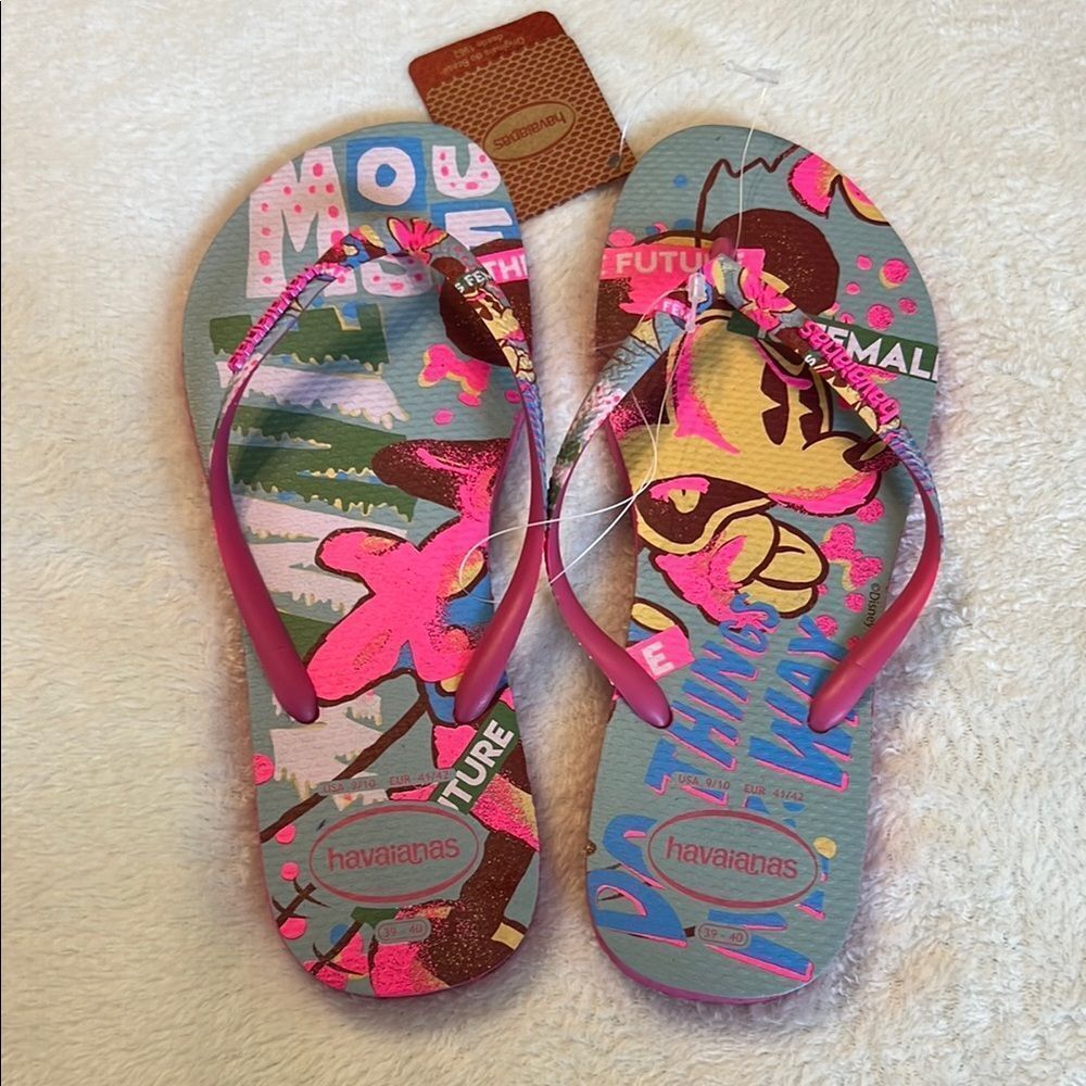 Havaianas Women's Mickey Mouse Graphic Pink Sandals